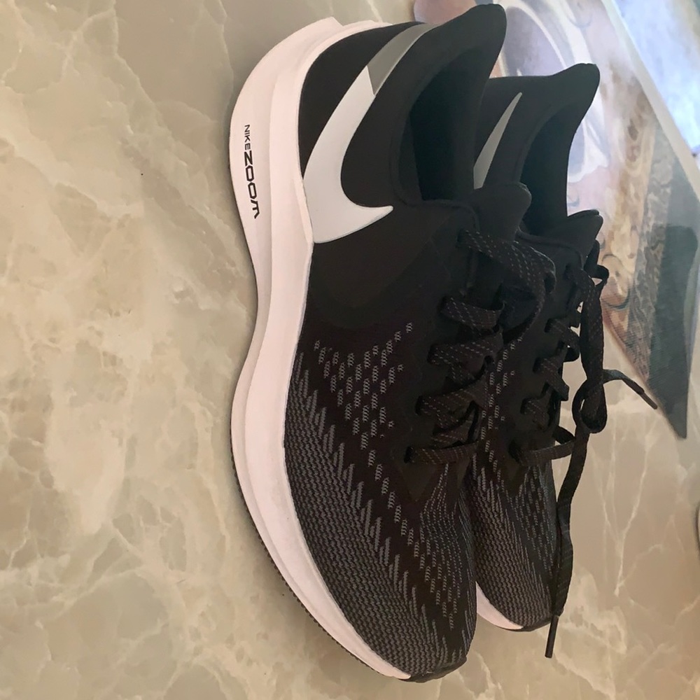 nike zoom tennis shoes